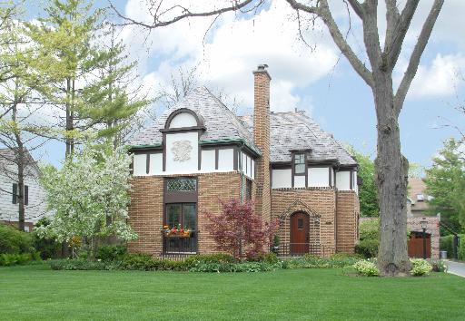 2522 Iroquois Rd., Wilmette, IL 60091