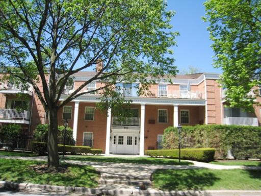 90 S 6th Ave. #106, La Grange, IL 60525