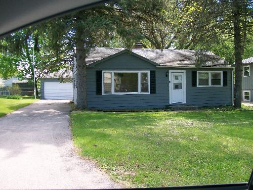 1112 Birch St., Lake In The Hills, IL 60156