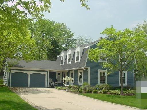 22W065 Stratford Pl., Glen Ellyn, IL 60137