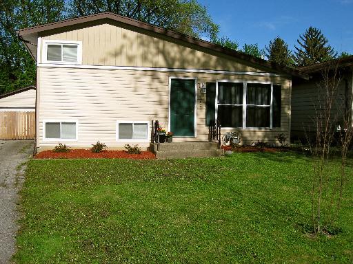 1225 Idlewild Dr., Round Lake Beach, IL 60073