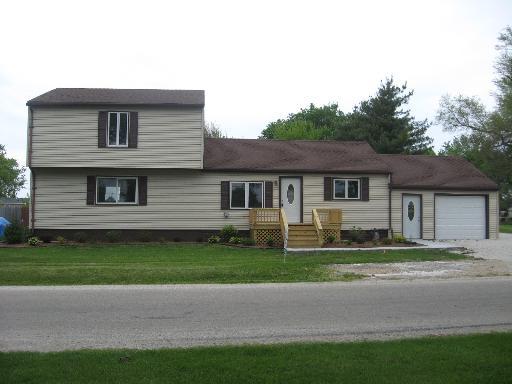 7335 E Canada St., St. Anne, IL 60964