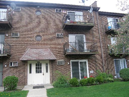 4018 Bonhill Dr. #2B, Arlington Heights, IL 60004