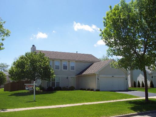 665 Maple Dr., Streamwood, IL 60107