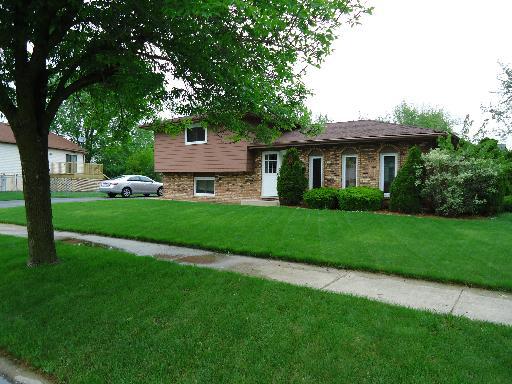 831 Bradley Ave., Matteson, IL 60443
