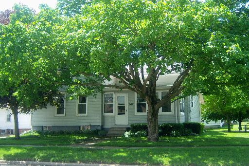 302 Main St., Lamoille, IL 61330