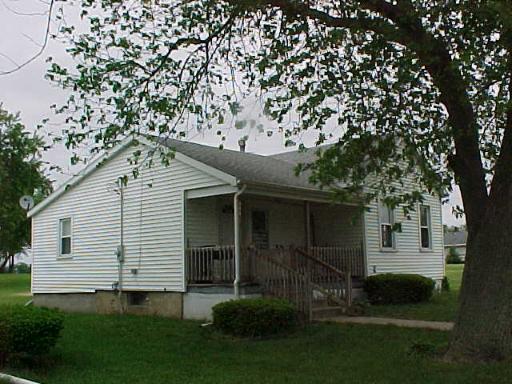 322 Railroad St., Lamoille, IL 61330