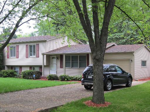 3S109 Sequoia Dr., Glen Ellyn, IL 60137