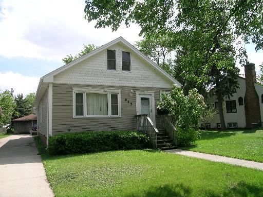 955 Woodlawn Ave., Des Plaines, IL 60016