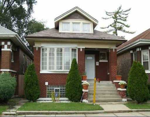 6040 S Sacramento Ave., Chicago, IL 60629