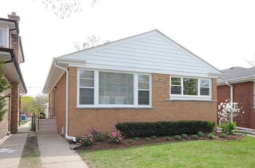 1320 Seward St., Evanston, IL 60202
