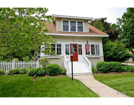202 S 1st St., Geneva, IL 60134