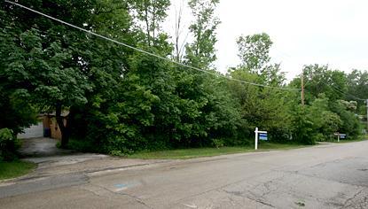 3806 Douglas Rd., Downers Grove, IL 60515