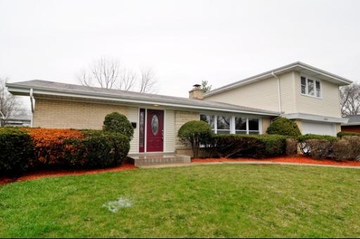 2014 N Burke Dr., Arlington Heights, IL 60004
