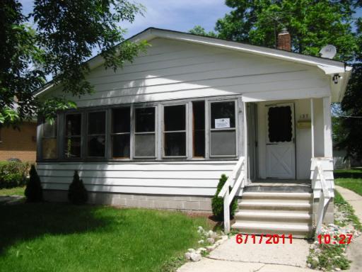 137 Grace Ave., Steger, IL 60475