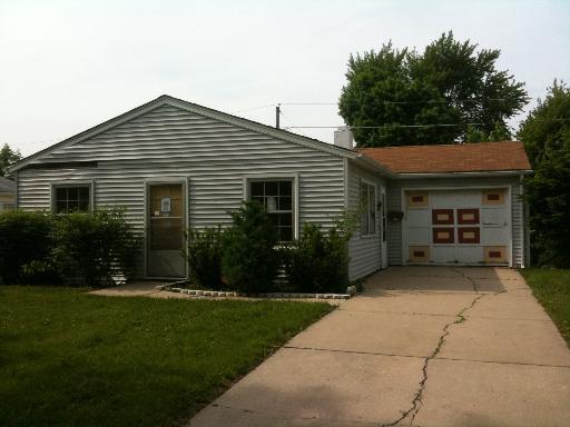 21 Pomeroy Rd., Montgomery, IL 60538