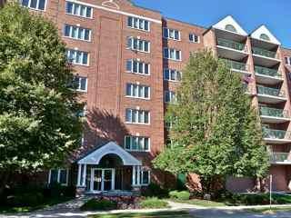 1600 E Thacker St. #605, Des Plaines, IL 60016