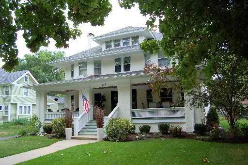 445 S Spring Ave., La Grange, IL 60525