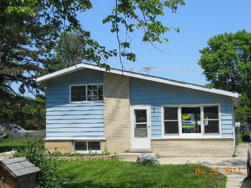 904 E Krage Dr., Addison, IL 60101