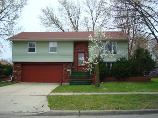722 Stowell Ave., Streamwood, IL 60107