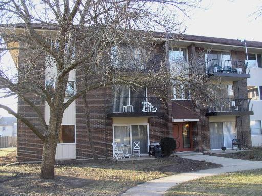 5S070 Pebblewood Ln. #F9, Naperville, IL 60563