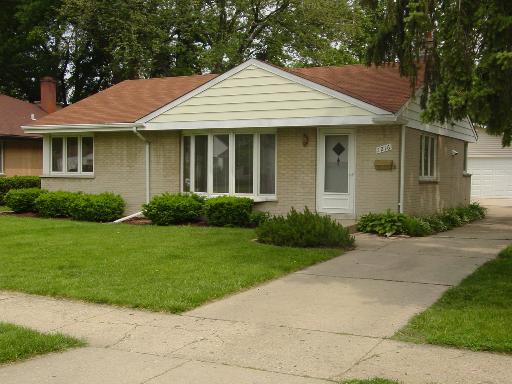 1216 Wayne Dr., Des Plaines, IL 60018