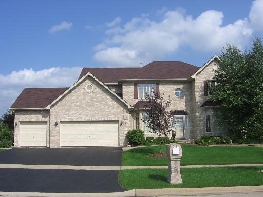 1193 Adler Ln., Carol Stream, IL 60188