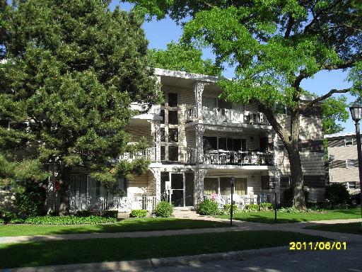 941 S 8th Ave. #4, La Grange, IL 60525