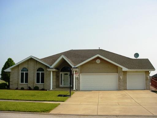 315 Orchard Ln., Beecher, IL 60401