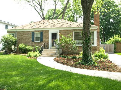 525 S Knollwood St., Wheaton, IL 60187