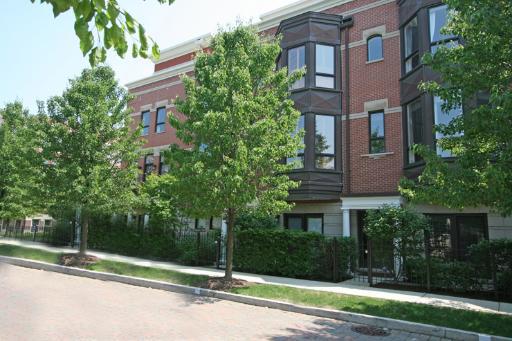 339 W Scott St., Chicago, IL 60610