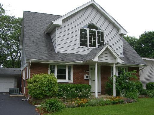 4042 Forest Ave., Downers Grove, IL 60515