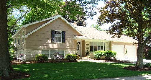 1145 Olympus Dr., Naperville, IL 60540