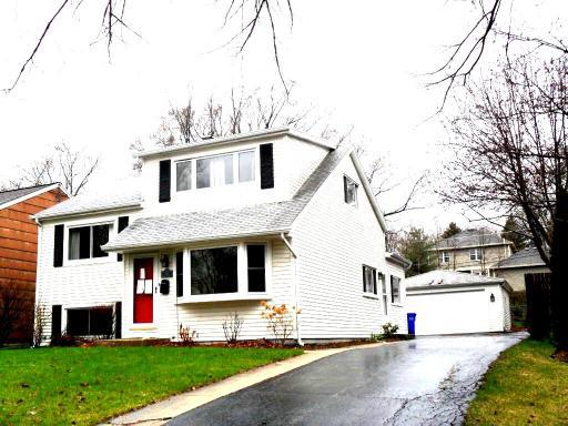 434 Evergreen Ave., Glen Ellyn, IL 60137