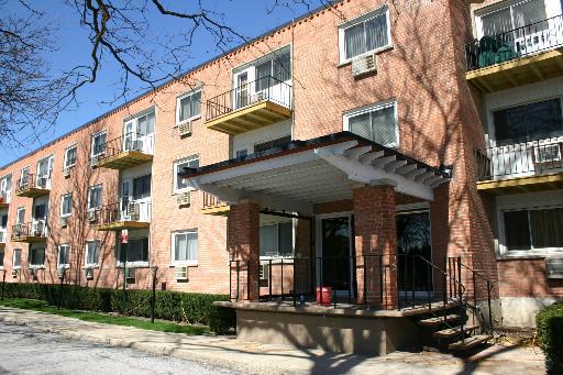 8521 Lotus Ave. #803, Skokie, IL 60077