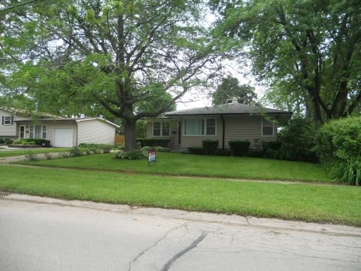 813 Sharon Dr., Dekalb, IL 60115