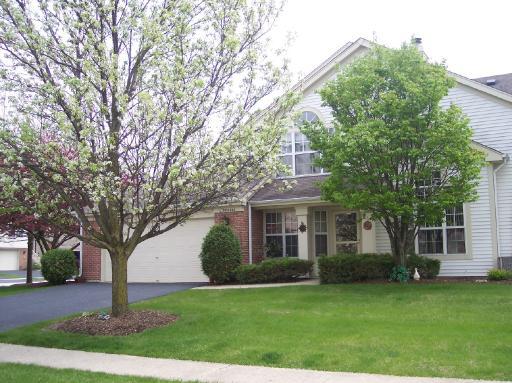 30W004 Cedar Ct. #004, Warrenville, IL 60555