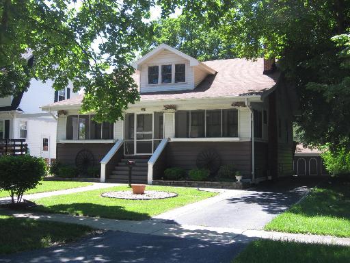 4216 Highland Ave., Downers Grove, IL 60515