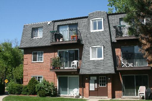 9384 Bay Colony Dr. #1S, Des Plaines, IL 60016