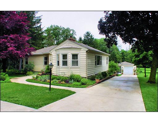 1915 Church Rd., Aurora, IL 60505