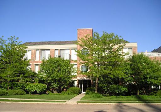 6040 Arbor Ln. #101, Northfield, IL 60093