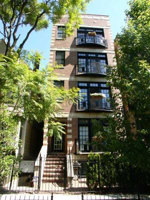 910 W Roscoe #4, Chicago, IL 60657