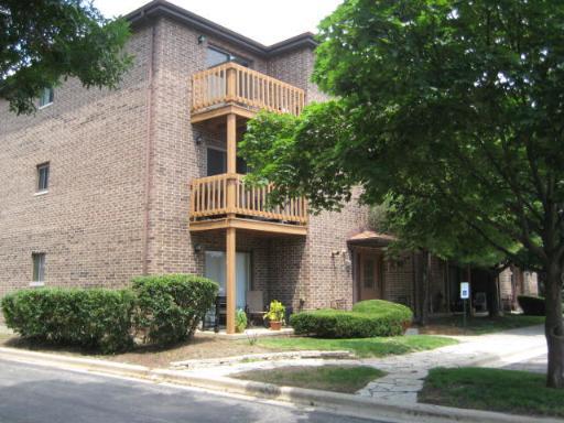 2250 Abbeywood Dr. #B, Lisle, IL 60532