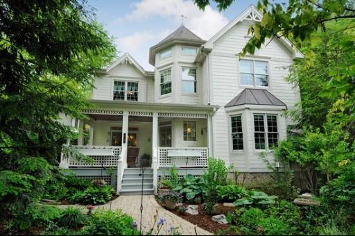 418 Tenth St., Wilmette, IL 60091
