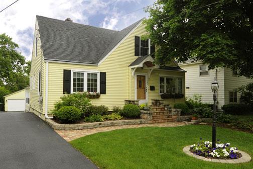 764 Hill Ave., Glen Ellyn, IL 60137