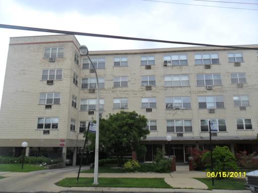 6040 N Troy St. #202, Chicago, IL 60659