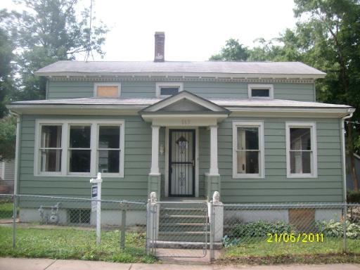165 Seneca St., Elgin, IL 60120