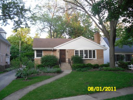25 Oxford Ave., Clarendon Hills, IL 60514