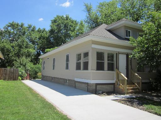 842 4th St., Aurora, IL 60505