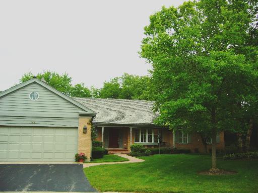 192 Glamis Ln., Inverness, IL 60067